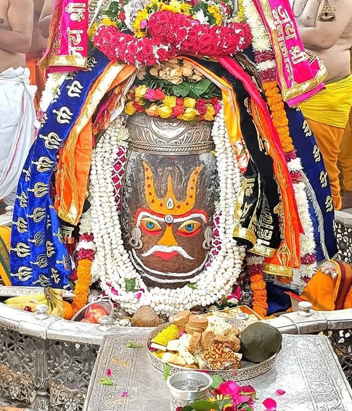 जयश्रीमहाकाल* *आज के महाकाल भस्मारती शृंगार दर्शन #live की हार्दिक शुभकामनाएं*            *22-12-2024* *शनिवार*                 *कण-कण में महादेव                #हरहरमहादेव #भोलेदानी*  #*देह शिवा वर मोहि इहै शुभ करमन ते कबहूं न टरौं न डरौं* 